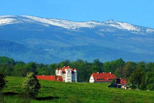 Schloss Wojanow mit Panorama. Foto: Schloss Wojanow