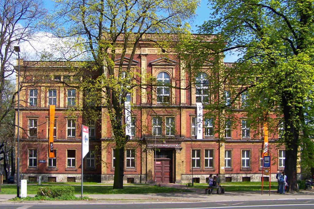 Zu sehen ist die Stanisława Staszica Schule in Tarnowitz, Bild: Lestat Jan Mehlich