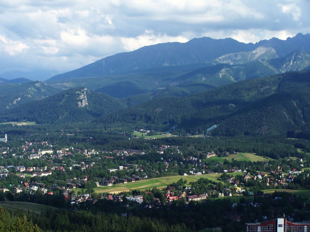 Zu sehen ist der Blick vom Butorischen Loch auf die Tatra und Zakopane, Bild: Jerzy Opioła