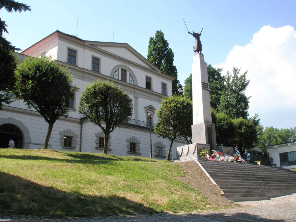 Zu sehen ist das Denkmal für die für Polen gefallenen Schlesier in Teschen, Bild: Qasinka
