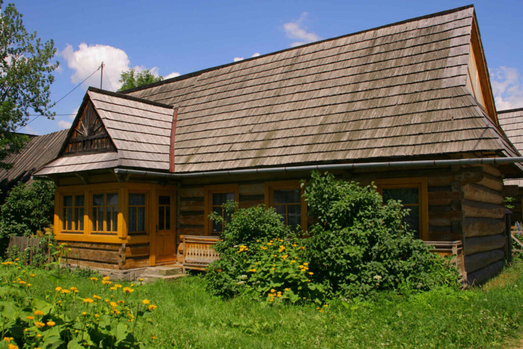 Zu sehen ist ein Holzhaus in Chochołów, Bild: Michal Gorski