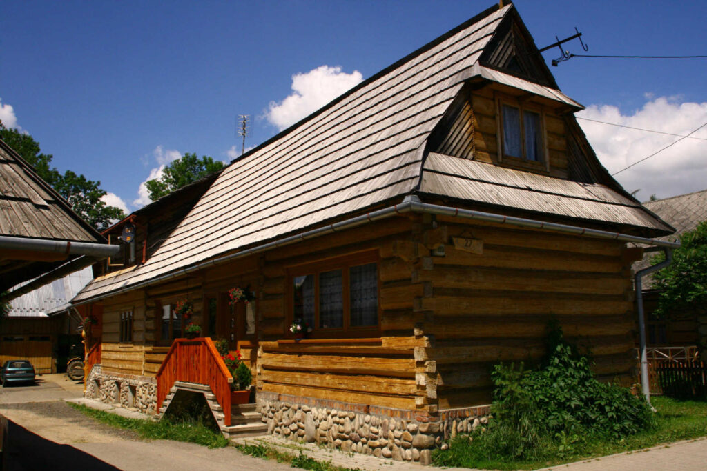 Zu sehen ist ein Holzhaus in Chochołów, Bild: Michal Gorski