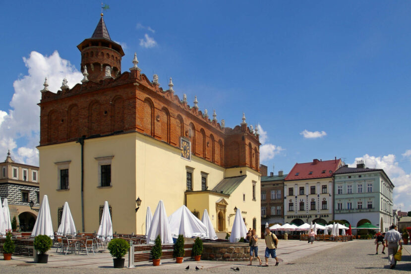 Zu sehen sind der Marktplatz und das Rathaus in Tarnow, Bild: Jakub Hałun