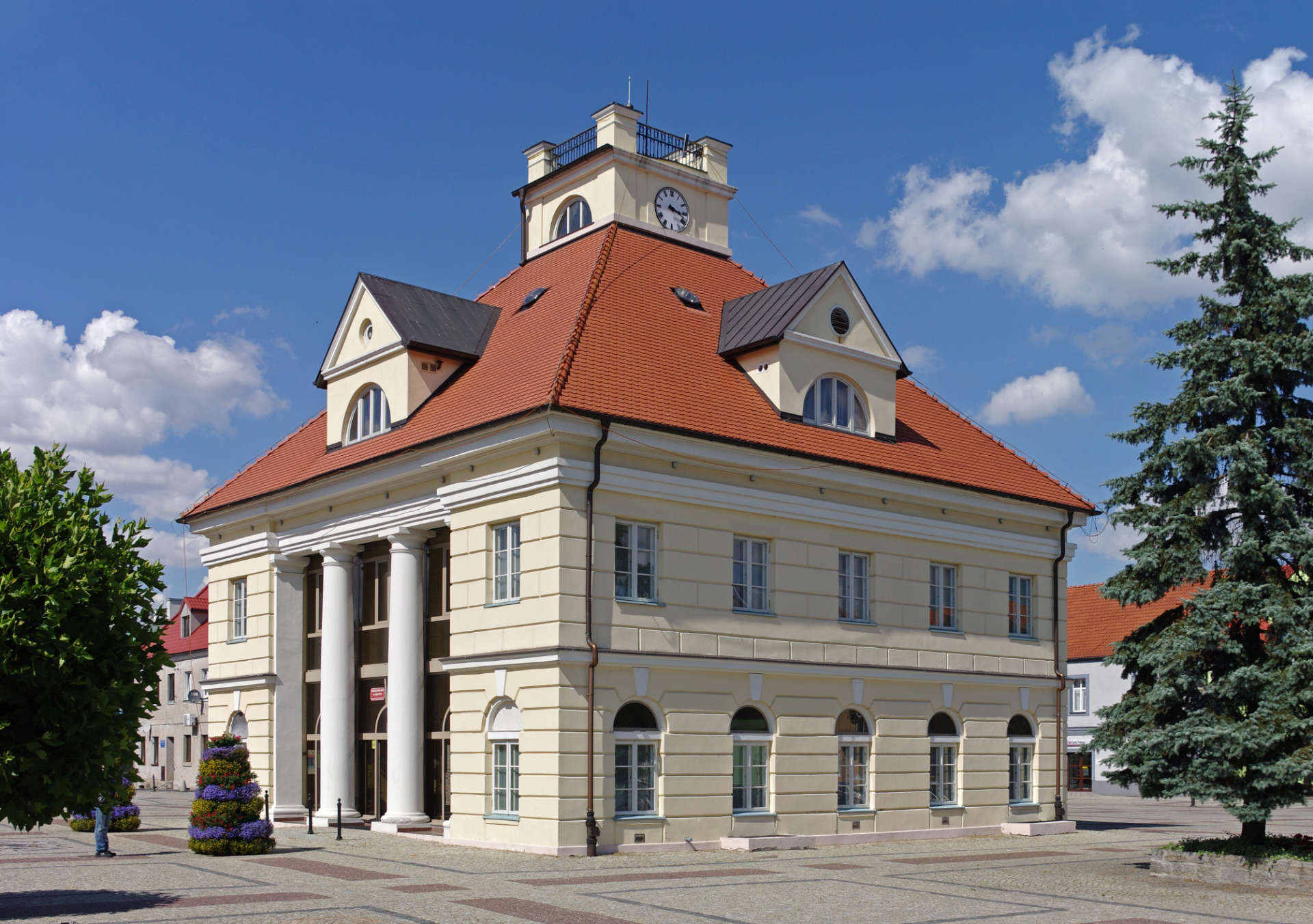 Zu sehen ist das Rathaus von Łęczyca, Bild: Chrumps.jpg