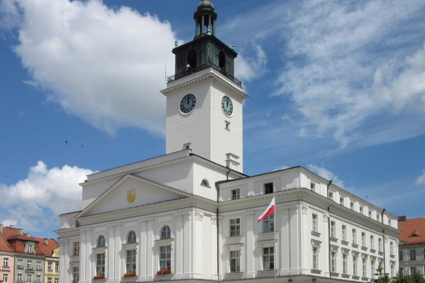 Zu sehen ist das Rathaus von Kalisch, Bild: Pezot