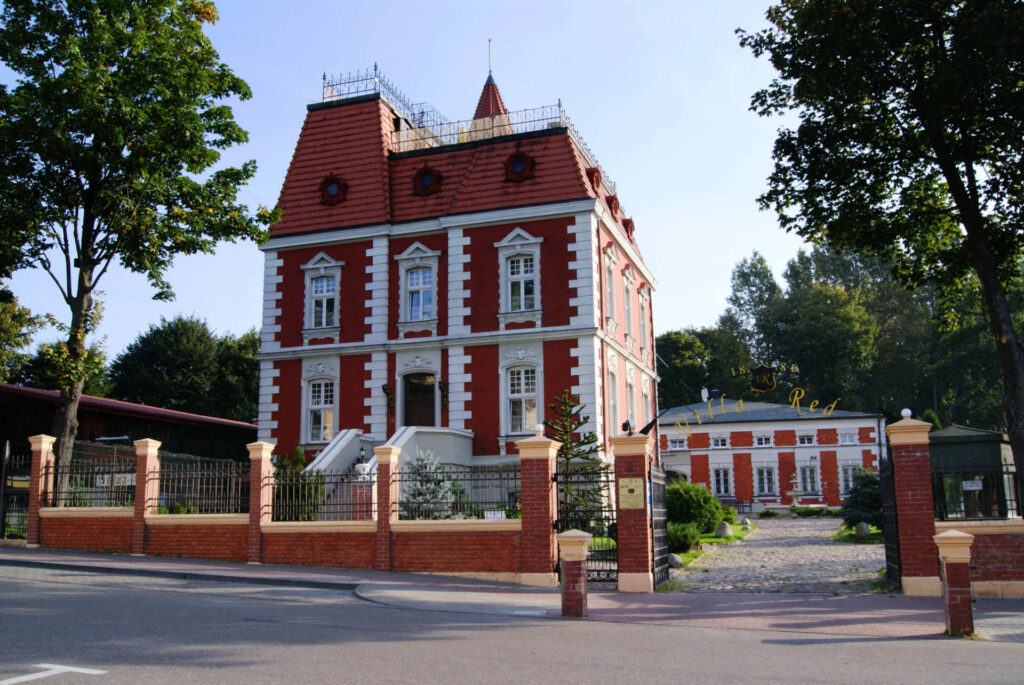 Zu sehen ist die Bismarck-Villa in Stolpmuende, Bild: Zenobia-Miszewska