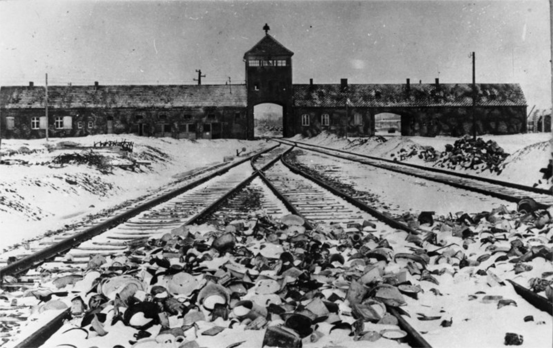 Zu sehen ist das Lagertor des KZ Auschwitz, Bild: Stanislaw Mucha